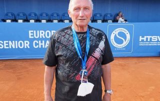 Freude bei Gerhard Specht: Der Tennis-Senior der TG Neunkirchen sicherte sich im kroatischen Umag bei den Europameisterschaften zwei Silbermedaillen.