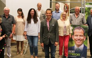 Mit dieser Vorstandschaft geht der CUS-Ortsverband Floß um den neuen Vorsitzenden Harald Gollwitzer (hinten Mitte) in den nächsten beiden Jahre.