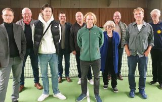 Mit dieser Vorstandschaft (v. l. n. r.) geht die TG Neunkirchen in die nächsten Jahre: Uwe Dressel, Günter Spannl, Philipp Wurzer, Marc Steinsdörfer, Harry Wolfram, Felix Buchner, Ute Schröer, Frank Schröer, Matthias Reichel und Heinz Petz. Es fehlen: Jürgen Rottenberger, Richard Schwarzmeier, Gerd Kraft, Stephan Landgraf, Franz Reger, Jochen Runkel, Gerhard Specht, Fritz Kritzenthaler und Christian Meister.
