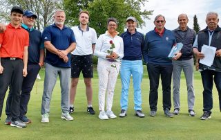 Nur Gewinner hat es am Sonntag beim Golf-Turnier des GLC Schmidmühlen zugunsten der Deutschen Krebshilfe gegeben. Unser Foto zeigt (v. l. n. r): Julian Moedel, Reinhard Kämpf, James Hintzman, Gianni Käfer, Sonja Koller, Alexander Schmid, Peter Straßer, Bruno Schleinkofer und Spielleiter Reinhold Scharl.