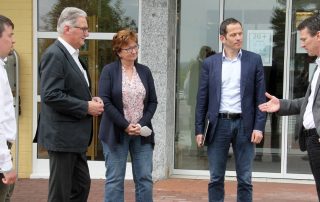CSU-Bundestagsabgeordneter Albert Rupprecht (2. v. r.) besuchte zusammen mit Irchenrieths Ortsverbandsvorsitzenden Jürgen Bodensteiner (l.) und Bürgermeister Josef Hammer (2. v. l.) das HPZ Irchenrieth und besprach zusammen mit Vorstandsvorsitzenden Christian Stadler (r.) und seiner Stellvertreterin Brigitte Krause (3. v. l.) zwei wichtige Kernthemen.