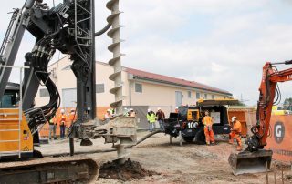 Die erste vollelektrische Spezialtiefbaustelle unterhält die Flosser Firma Harald Gollwitzer beim Neubau eines Umspannwerkes in Weiden.