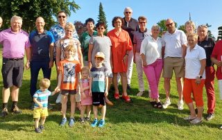 Die Gewinnerinnen und Gewinner des „B+B Schleinkofer“-Cups 2023, bei dem am Samstag in Schmidmühlen 73 Golferinnen und Golfer an den Start gingen.