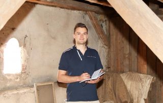 Es gibt für Philipp Stilp viel zu tun und zu notieren: Die Planungen für die Sanierung des ehemaligen Gasthauses „Goldener Löwe“ im Pfreimder Stadtzentrum laufen auf Hochtouren.
