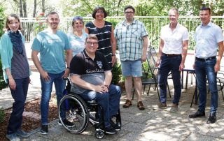 Die Beratungsleistungen nehmen wieder zu: Das war das Motto bei den Vertretern der Offenen Hilfen (OH) des Heilpädagogischen Zentrums (HPZ) Irchenrieth, der Offenen Behindertenarbeit des Allgemeinen Rettungsverbandes (ARV) – Kreisverband Neustadt/WN-Weiden, der Behindertenbeauftragten des Landkreises Neustadt/WN und der Stadt Weiden sowie der Ergänzenden Unabhängigen Teilhabeberatung (ETUB) Weiden (v. l. n. r.): Dr. Carola Preißer, Bernd Lober, Martina Grüner, Alexander Grundler, Andrea Wiedel, Michael Smith, Christian Henkens und Christian Stadler.