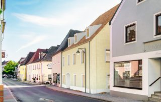 Der neue „Löwenhof“ wird sich mit seiner modernisierten Außenfassade künftig perfekt ins Pfreimder Stadtbild einpassen.