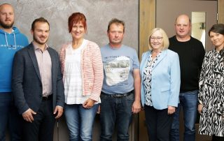 Die Flosser CSU-Fraktion mit Sprecher Sebastian Kitta (l.) verabschiedete am Montagabend bei ihrem Treffen ihre ausscheidende Gemeinderätin Andrea Gollwitzer (3. v. l.) und begrüßte Nachrücker Markus Schieder (Mitte): Mathias Schnabl, Rita Rosner, Joachim Wagner und Dr. Julia Bayer (v. l.).