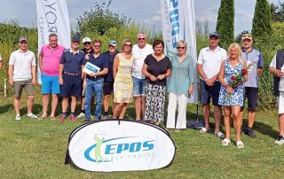 GLC-Spielleiter Reinhold Scharl (r.) und EPOS GOLF-Repräsentantin Sonja Mündner (3. v. r.) nahmen die Siegerehrung vor.