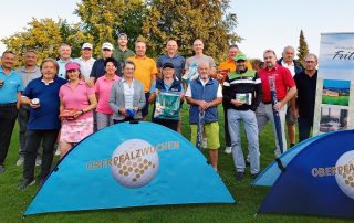 GLC-Spielleiter Reinhold Scharl (2. v. r.) zeichnete die Sieger des Turnieres der Oberpfalzwochen 2024 aus.