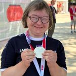So sehen Sieger aus: Susi Pichl ist die Freude im wahrsten Sinne des Wortes anzusehen.